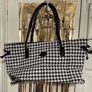 Black & White Houndstooth Tote Bag - Fashionable Everyday Carry